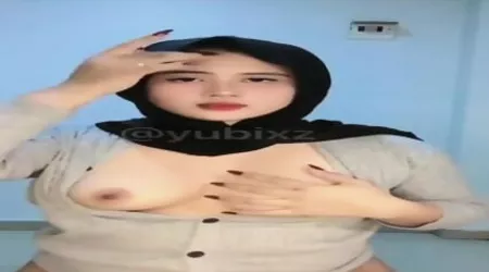 Hijab Omek Dildo