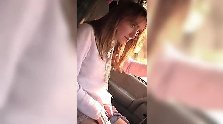 Horny Girl Jills Off in the Driver Seat