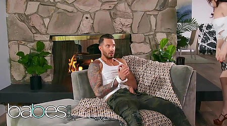 BABES - Evelyn Claire Was Getting Bored Until Quinton James And His Thick Dick Showed Up