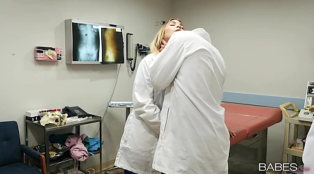 Babes - Naughty Bonde Doctor Blair Williams fucks in the oncall room