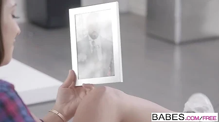 Babes- Hollywood Dreams - Sara Luv